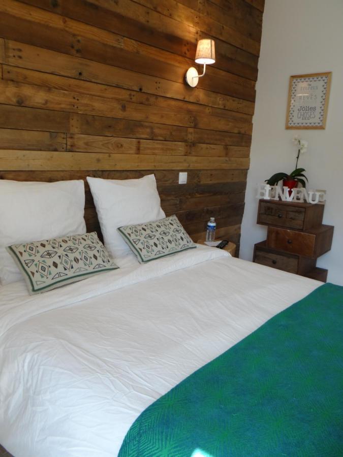 Les Marguerites Bed & Breakfast Champdolent Exterior foto