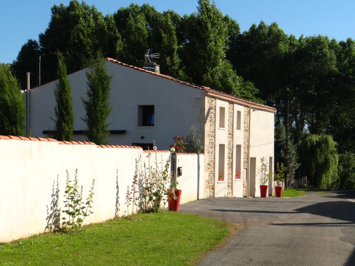 Les Marguerites Bed & Breakfast Champdolent Exterior foto